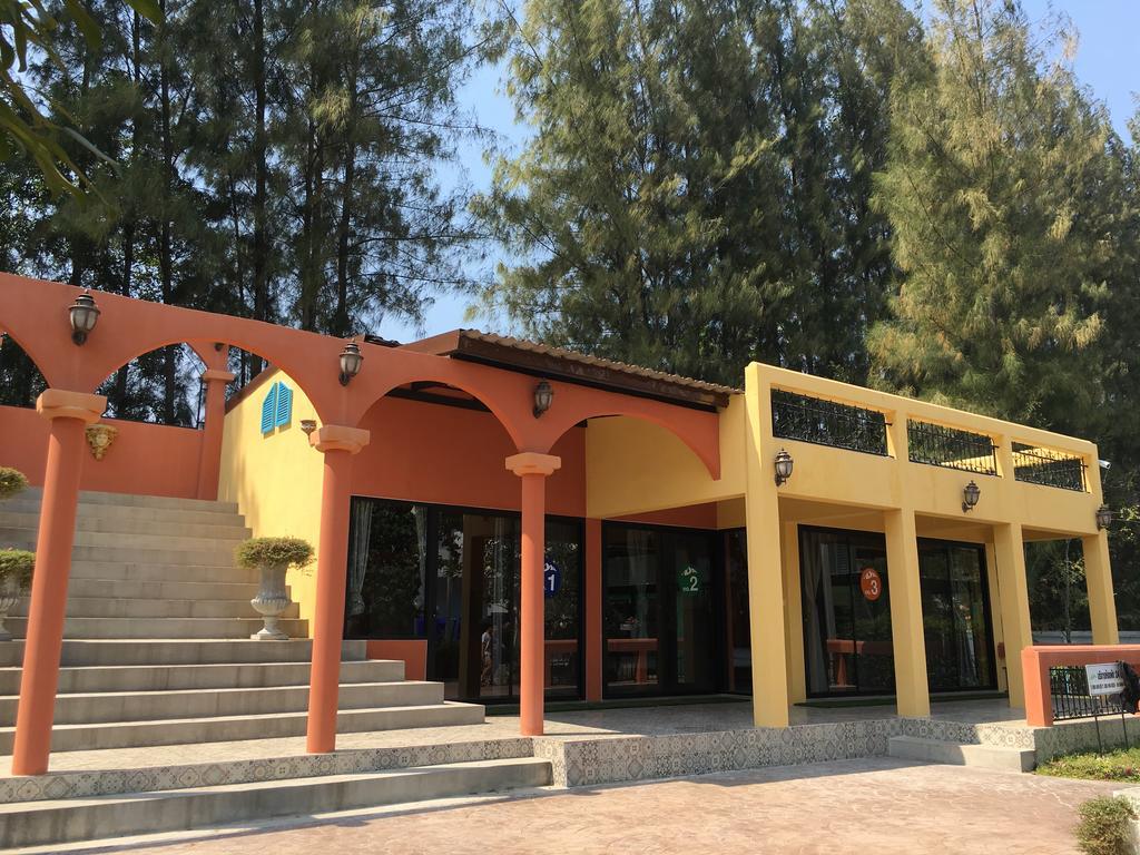 Phutara Accomodation 차암 외부 사진