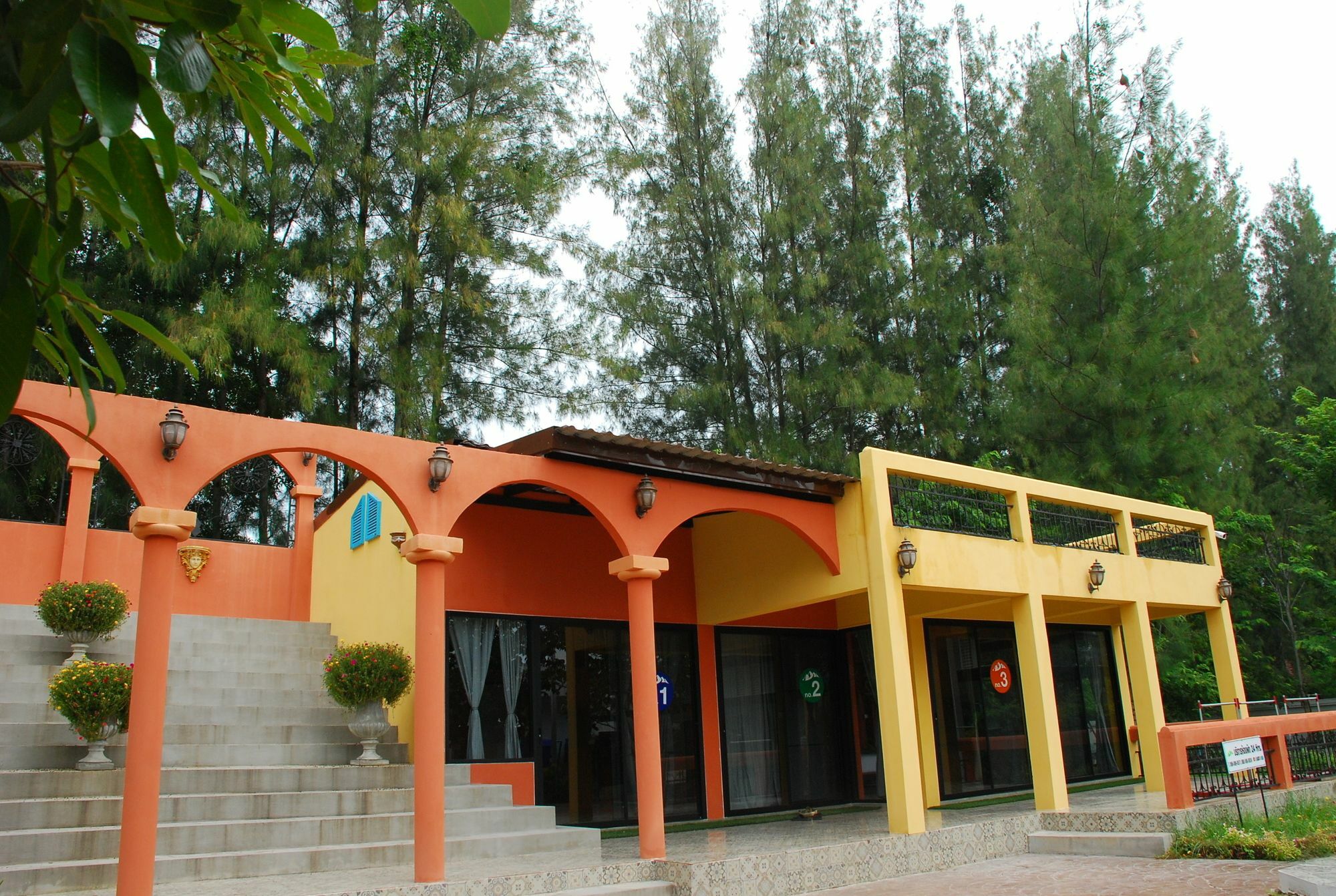 Phutara Accomodation 차암 외부 사진